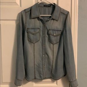 Trouve medium chambray top - super soft